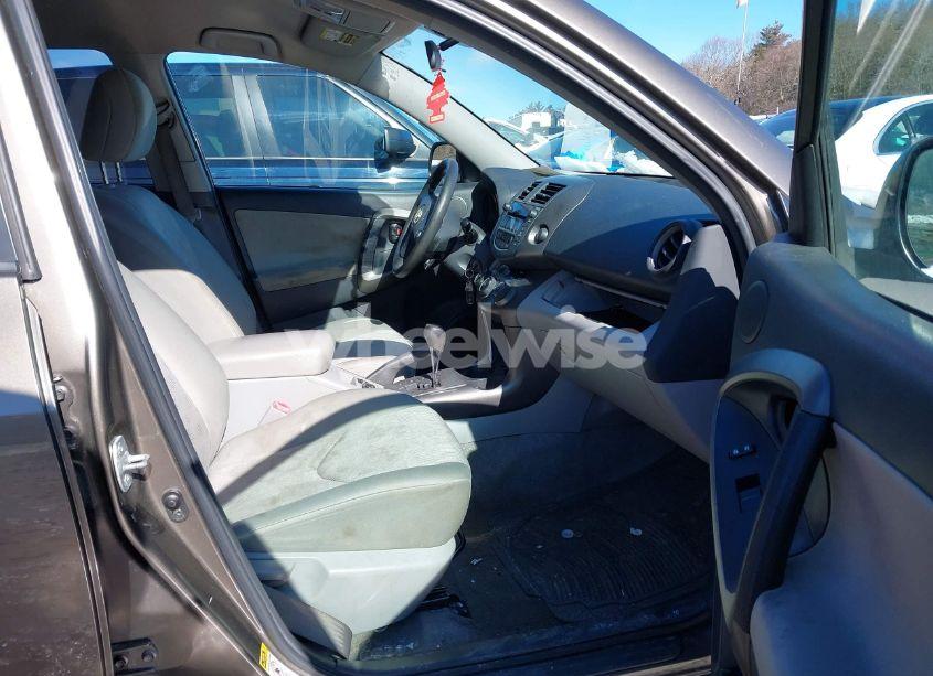 Photo 5 of 2010 Toyota Rav4 (VIN 2T3BF4DV7AW059905)