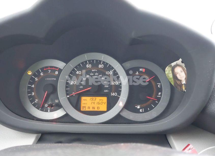 Photo 7 of 2011 Toyota Rav4 (VIN 2T3BF4DV8BW147783)