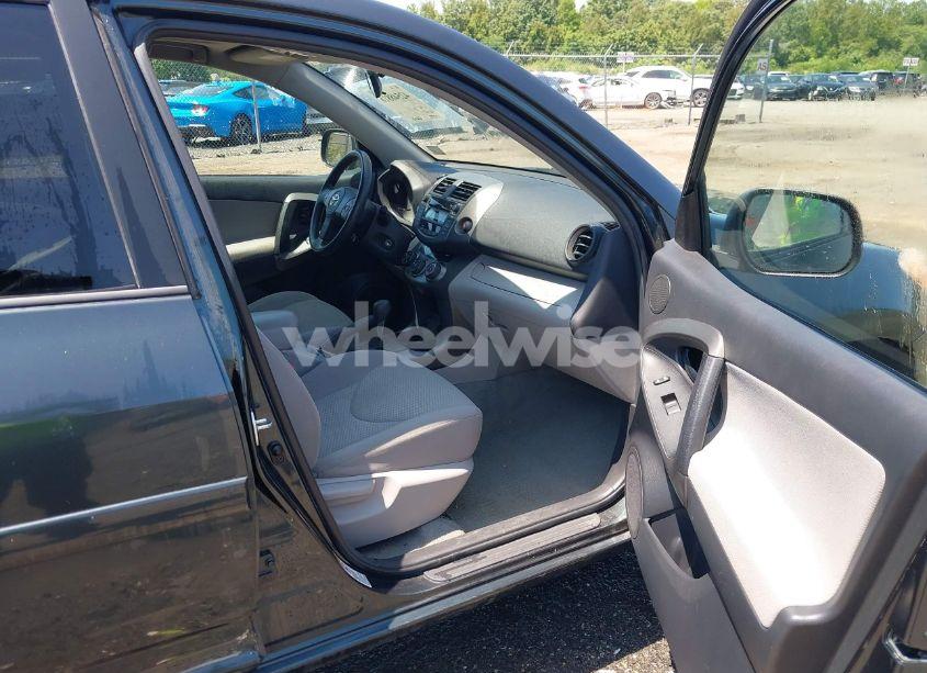 Photo 5 of 2011 Toyota Rav4 (VIN 2T3BF4DV9BW098660)