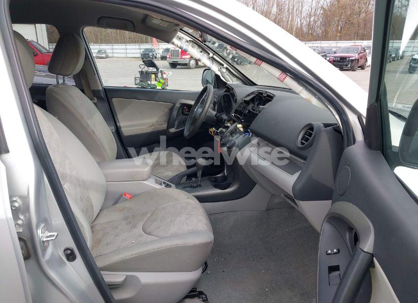 Photo 5 of 2011 Toyota Rav4 (VIN 2T3BF4DV9BW101539)