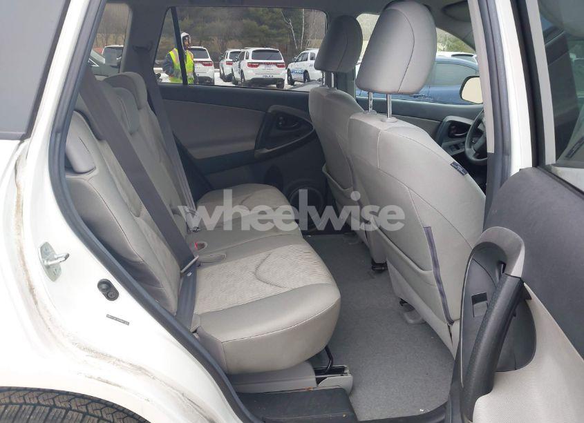 Photo 8 of 2011 Toyota Rav4 (VIN 2T3BF4DVXBW141015)