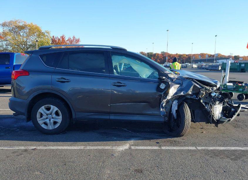 Photo 13 of 2013 Toyota Rav4 LE (VIN 2T3BFREV0DW105459)