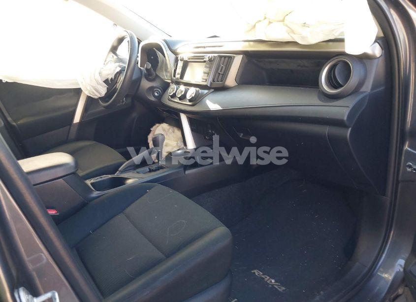 Photo 5 of 2014 Toyota Rav4 LE (VIN 2T3BFREV0EW158499)