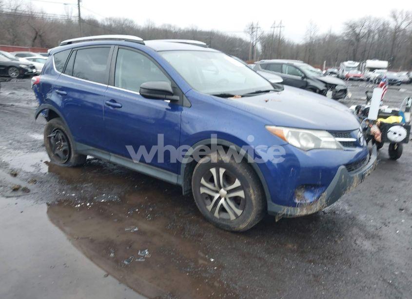 2015 Toyota Rav4 LE (VIN 2T3BFREV0FW323548) main photo