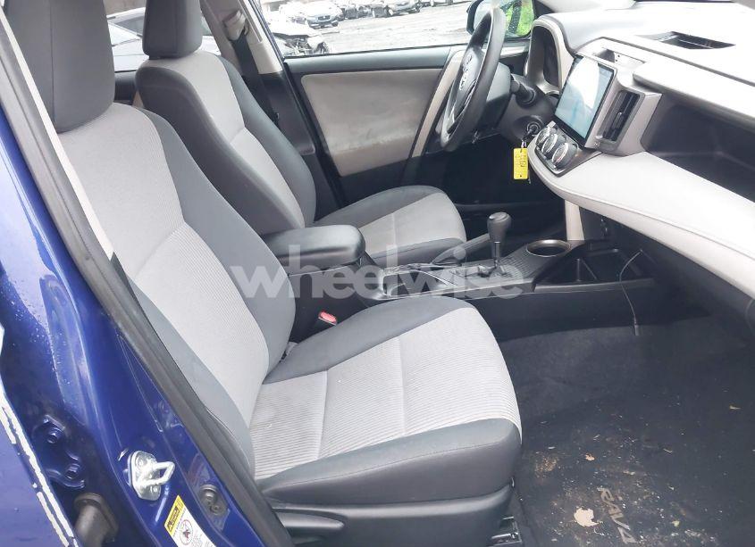 Photo 5 of 2015 Toyota Rav4 LE (VIN 2T3BFREV0FW323548)