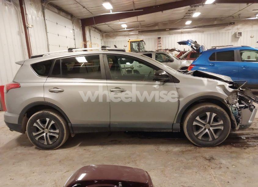 Photo 13 of 2016 Toyota Rav4 LE (VIN 2T3BFREV0GW420444)