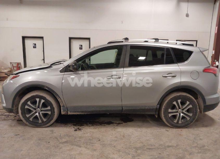 Photo 14 of 2016 Toyota Rav4 LE (VIN 2T3BFREV0GW420444)