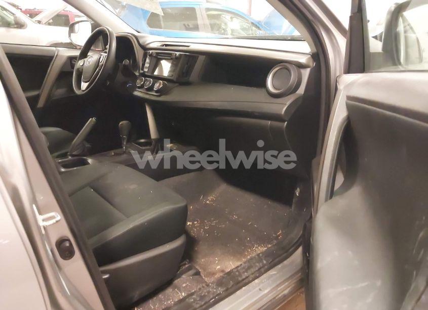 Photo 5 of 2016 Toyota Rav4 LE (VIN 2T3BFREV0GW420444)