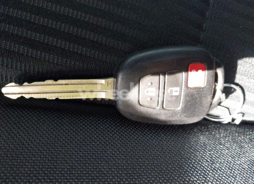 Photo 11 of 2016 Toyota Rav4 LE (VIN 2T3BFREV0GW477405)