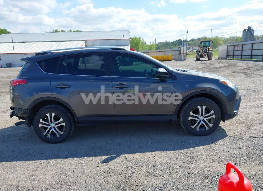 Photo 13 of 2016 Toyota Rav4 LE (VIN 2T3BFREV0GW477405)