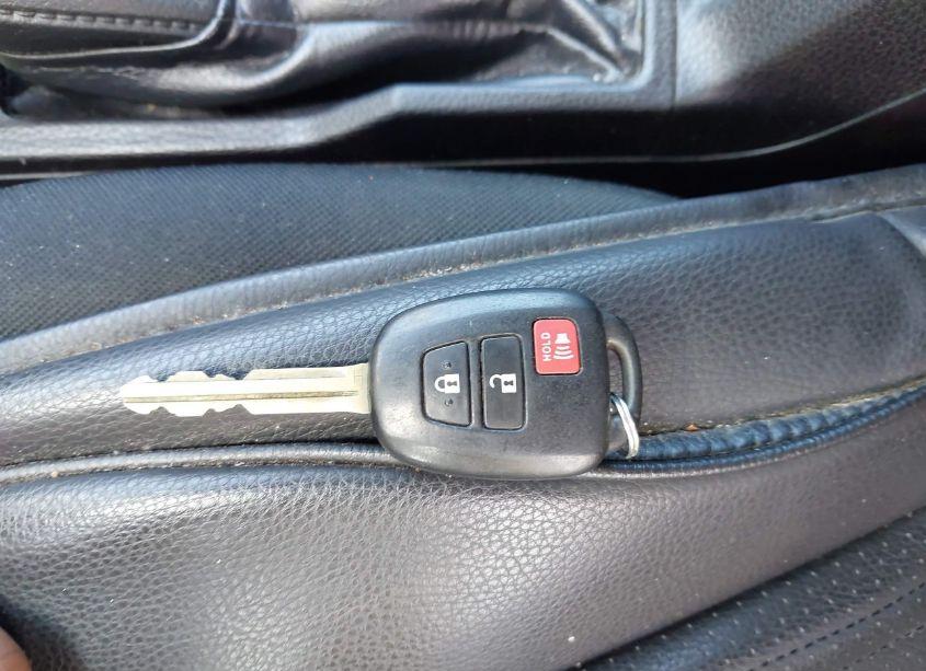 Photo 11 of 2016 Toyota Rav4 LE (VIN 2T3BFREV0GW488954)