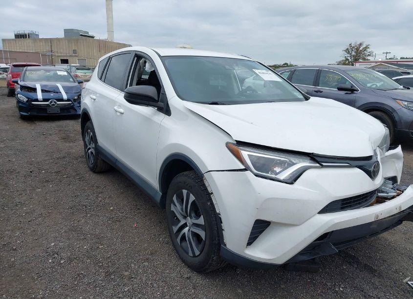 2018 Toyota Rav4 LE (VIN 2T3BFREV0JW750964) main photo