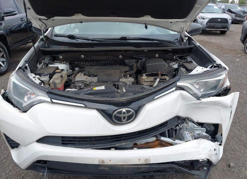 Photo 10 of 2018 Toyota Rav4 LE (VIN 2T3BFREV0JW750964)