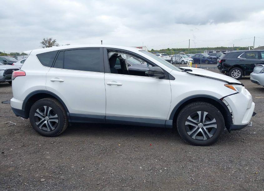 Photo 13 of 2018 Toyota Rav4 LE (VIN 2T3BFREV0JW750964)