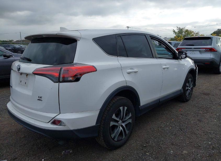 Photo 4 of 2018 Toyota Rav4 LE (VIN 2T3BFREV0JW750964)