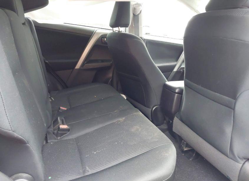 Photo 8 of 2018 Toyota Rav4 LE (VIN 2T3BFREV0JW750964)