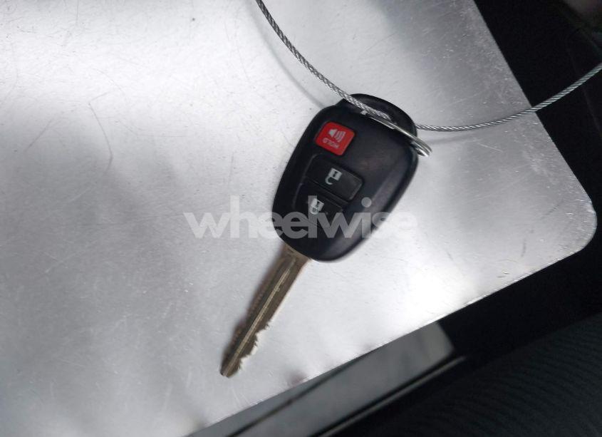 Photo 11 of 2015 Toyota Rav4 LE (VIN 2T3BFREV1FW245801)