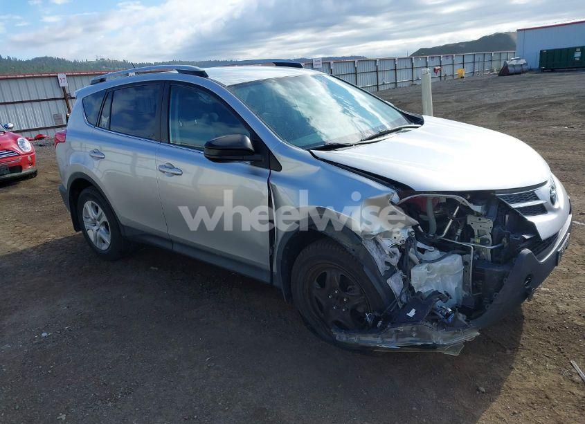 2015 Toyota Rav4 LE (VIN 2T3BFREV1FW291581) main photo