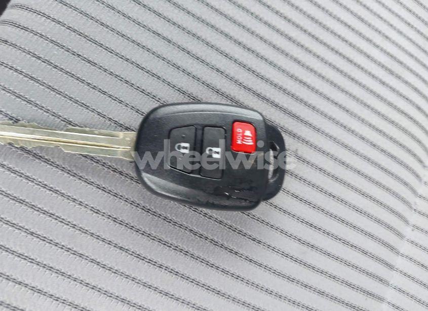 Photo 11 of 2015 Toyota Rav4 LE (VIN 2T3BFREV1FW318021)