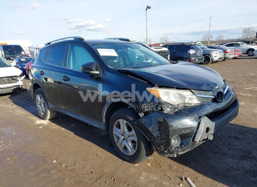2015 Toyota Rav4 LE (VIN 2T3BFREV1FW395519) main photo