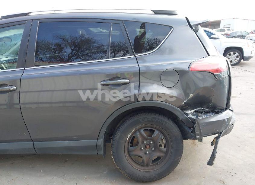 Photo 17 of 2016 Toyota Rav4 LE (VIN 2T3BFREV1GW441447)