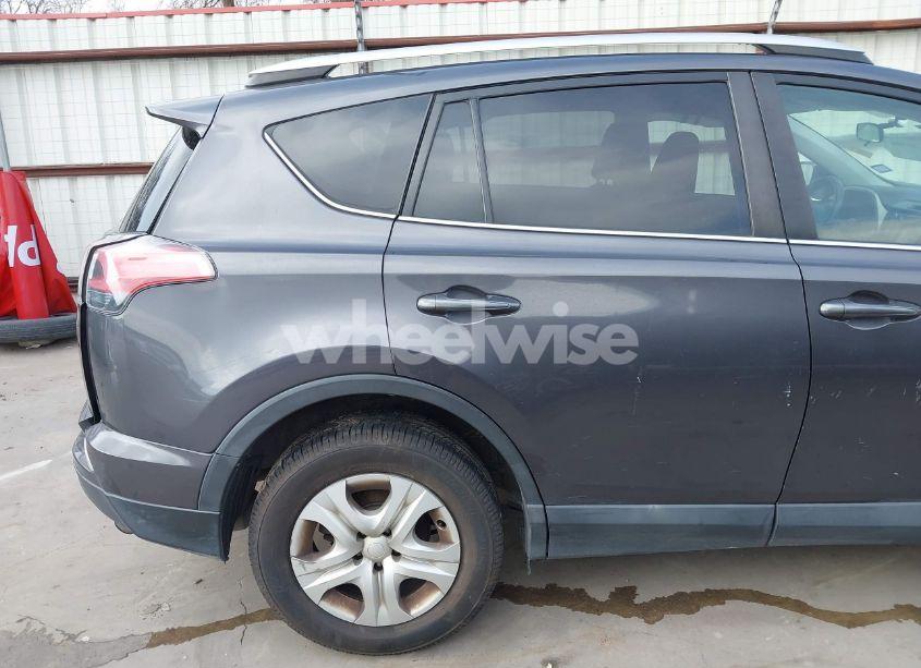 Photo 18 of 2016 Toyota Rav4 LE (VIN 2T3BFREV1GW441447)