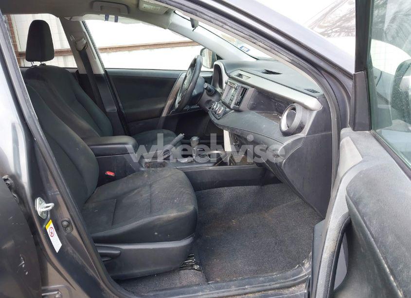 Photo 5 of 2016 Toyota Rav4 LE (VIN 2T3BFREV1GW441447)