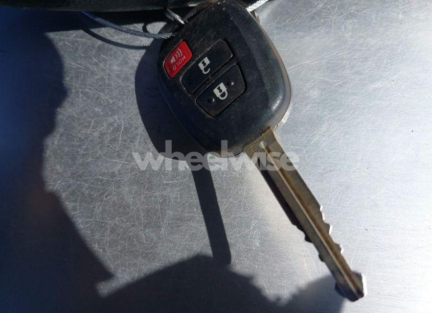 Photo 11 of 2016 Toyota Rav4 LE (VIN 2T3BFREV1GW487540)