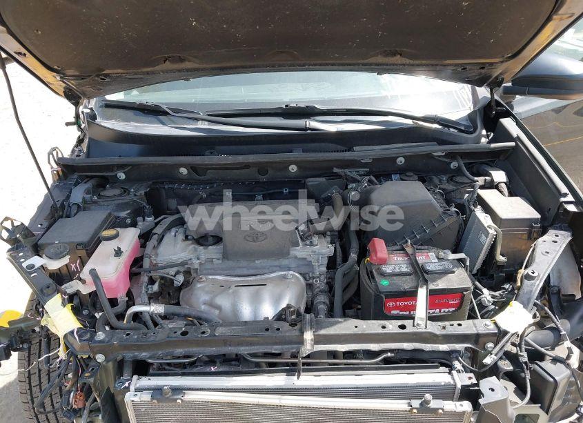 Photo 10 of 2018 Toyota Rav4 LE (VIN 2T3BFREV1JW754103)