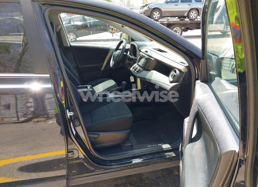 Photo 5 of 2018 Toyota Rav4 LE (VIN 2T3BFREV1JW754103)