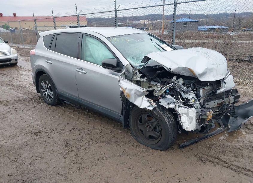 2018 Toyota Rav4 LE (VIN 2T3BFREV1JW789479) main photo