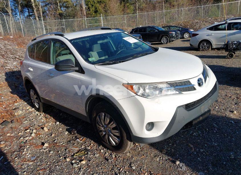 2015 Toyota Rav4 LE (VIN 2T3BFREV2FW270433) main photo