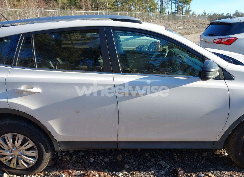 Photo 13 of 2015 Toyota Rav4 LE (VIN 2T3BFREV2FW270433)