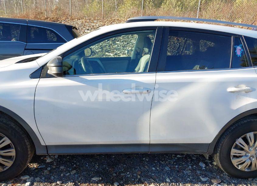 Photo 14 of 2015 Toyota Rav4 LE (VIN 2T3BFREV2FW270433)