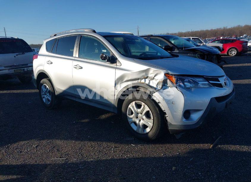 2015 Toyota Rav4 LE (VIN 2T3BFREV2FW275115) main photo
