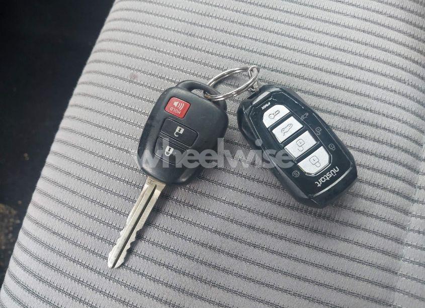 Photo 11 of 2015 Toyota Rav4 LE (VIN 2T3BFREV2FW289287)