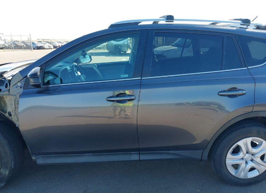 Photo 14 of 2015 Toyota Rav4 LE (VIN 2T3BFREV2FW317234)