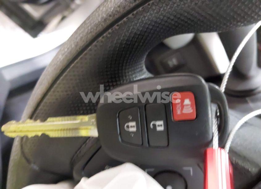 Photo 11 of 2015 Toyota Rav4 LE (VIN 2T3BFREV2FW397957)