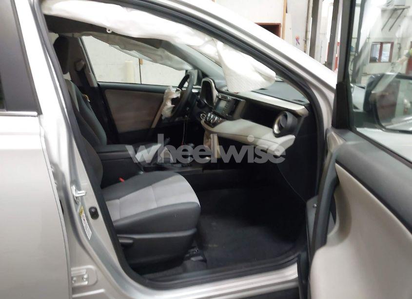 Photo 5 of 2015 Toyota Rav4 LE (VIN 2T3BFREV2FW397957)