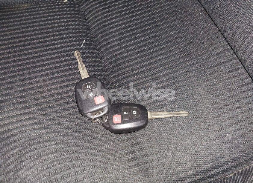 Photo 11 of 2016 Toyota Rav4 LE (VIN 2T3BFREV2GW424124)