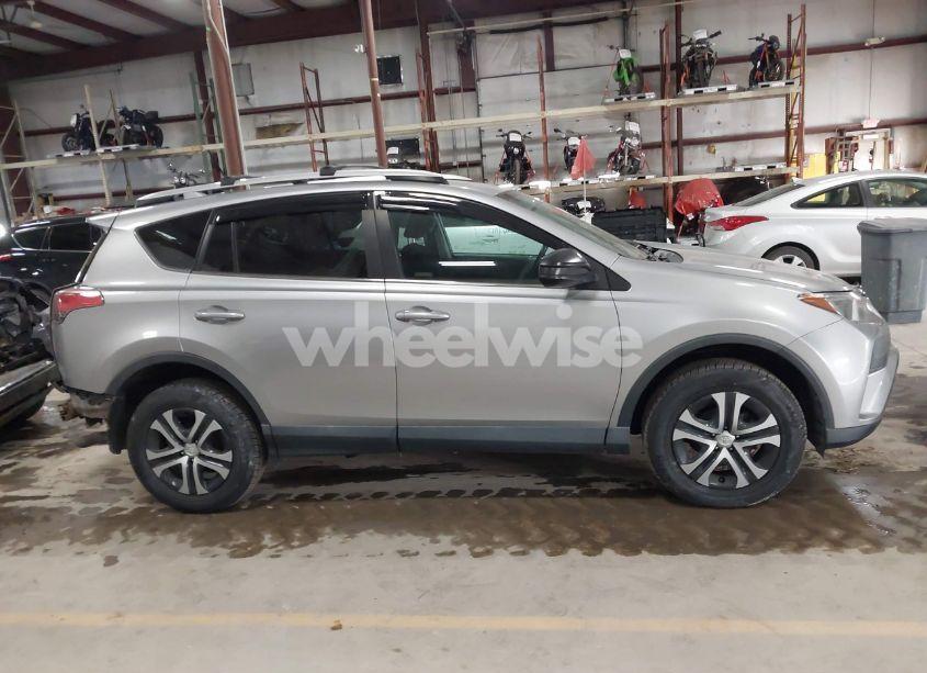 Photo 13 of 2016 Toyota Rav4 LE (VIN 2T3BFREV2GW424124)