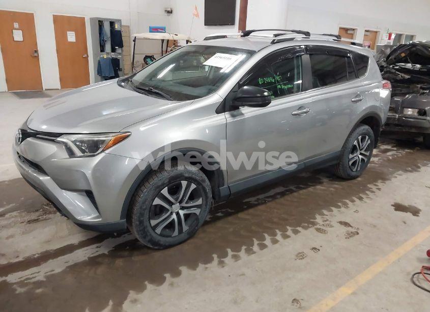 Photo 2 of 2016 Toyota Rav4 LE (VIN 2T3BFREV2GW424124)