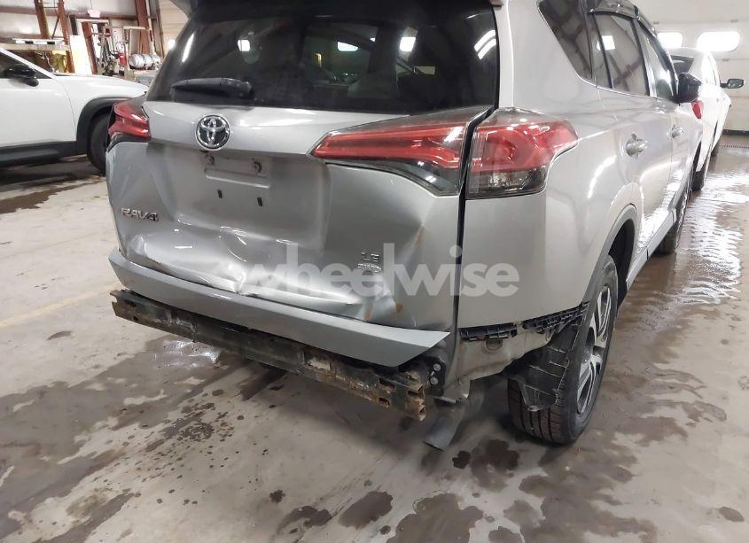 Photo 6 of 2016 Toyota Rav4 LE (VIN 2T3BFREV2GW424124)