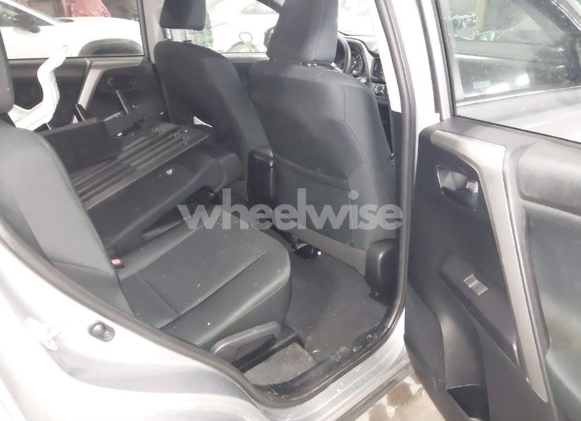 Photo 8 of 2016 Toyota Rav4 LE (VIN 2T3BFREV2GW424124)