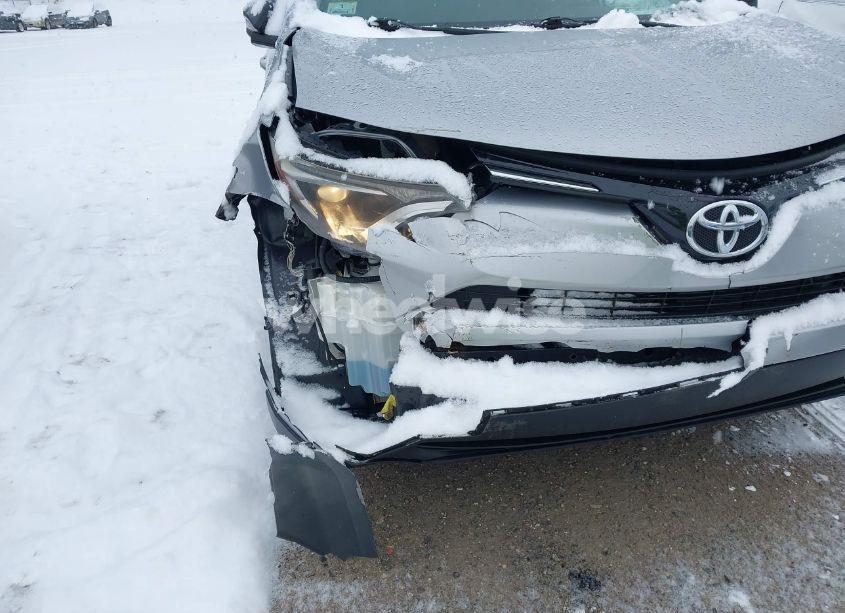 Photo 18 of 2016 Toyota Rav4 LE (VIN 2T3BFREV2GW425533)