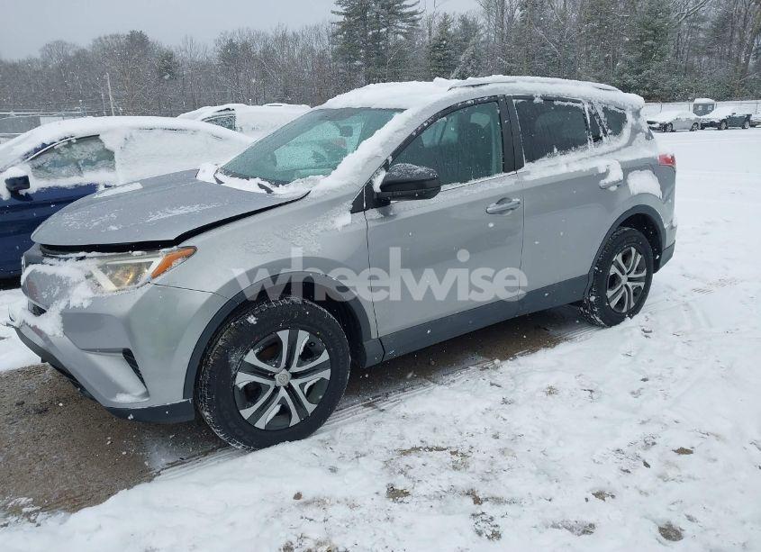 Photo 2 of 2016 Toyota Rav4 LE (VIN 2T3BFREV2GW425533)