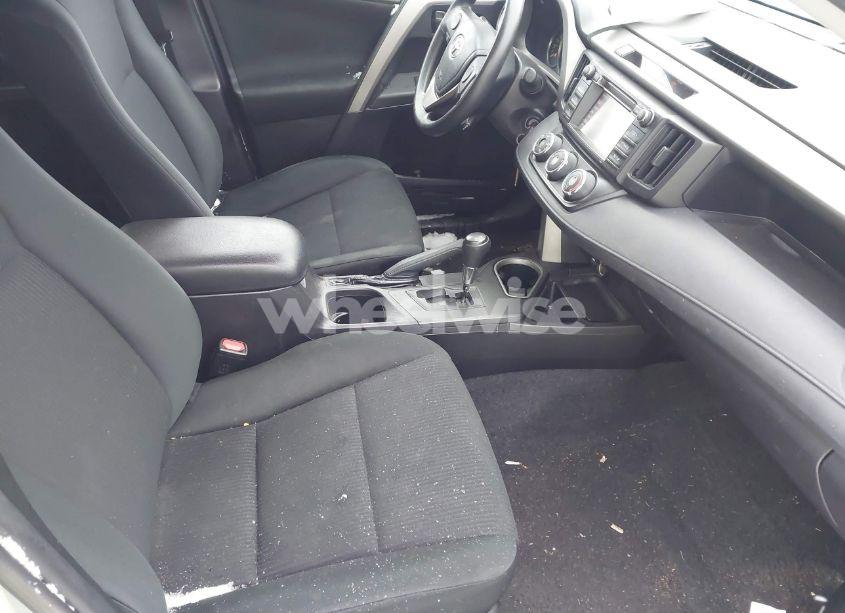 Photo 5 of 2016 Toyota Rav4 LE (VIN 2T3BFREV2GW425533)