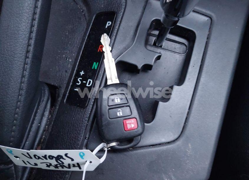 Photo 11 of 2016 Toyota Rav4 LE (VIN 2T3BFREV2GW525485)