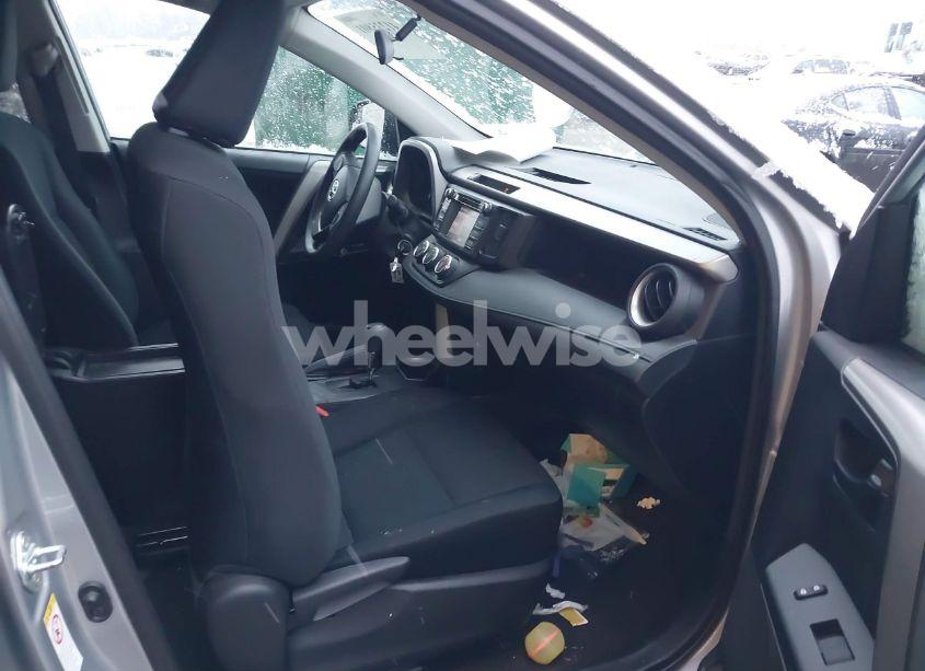 Photo 5 of 2016 Toyota Rav4 LE (VIN 2T3BFREV2GW525485)