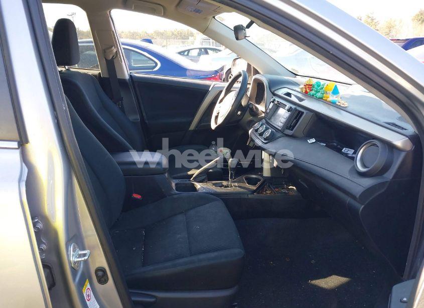 Photo 5 of 2017 Toyota Rav4 LE (VIN 2T3BFREV2HW590466)